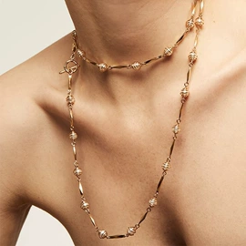 项链;耳环;耳钉