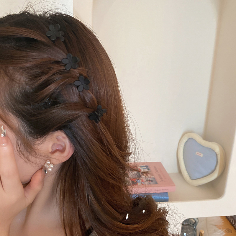 12 darabos virágos mini kacsacsőrű csat, édes, aranyos lány, szív alakú oldalfrufru, egyszerű ingázós, mindenhez illő hajdíszek_voghion.com