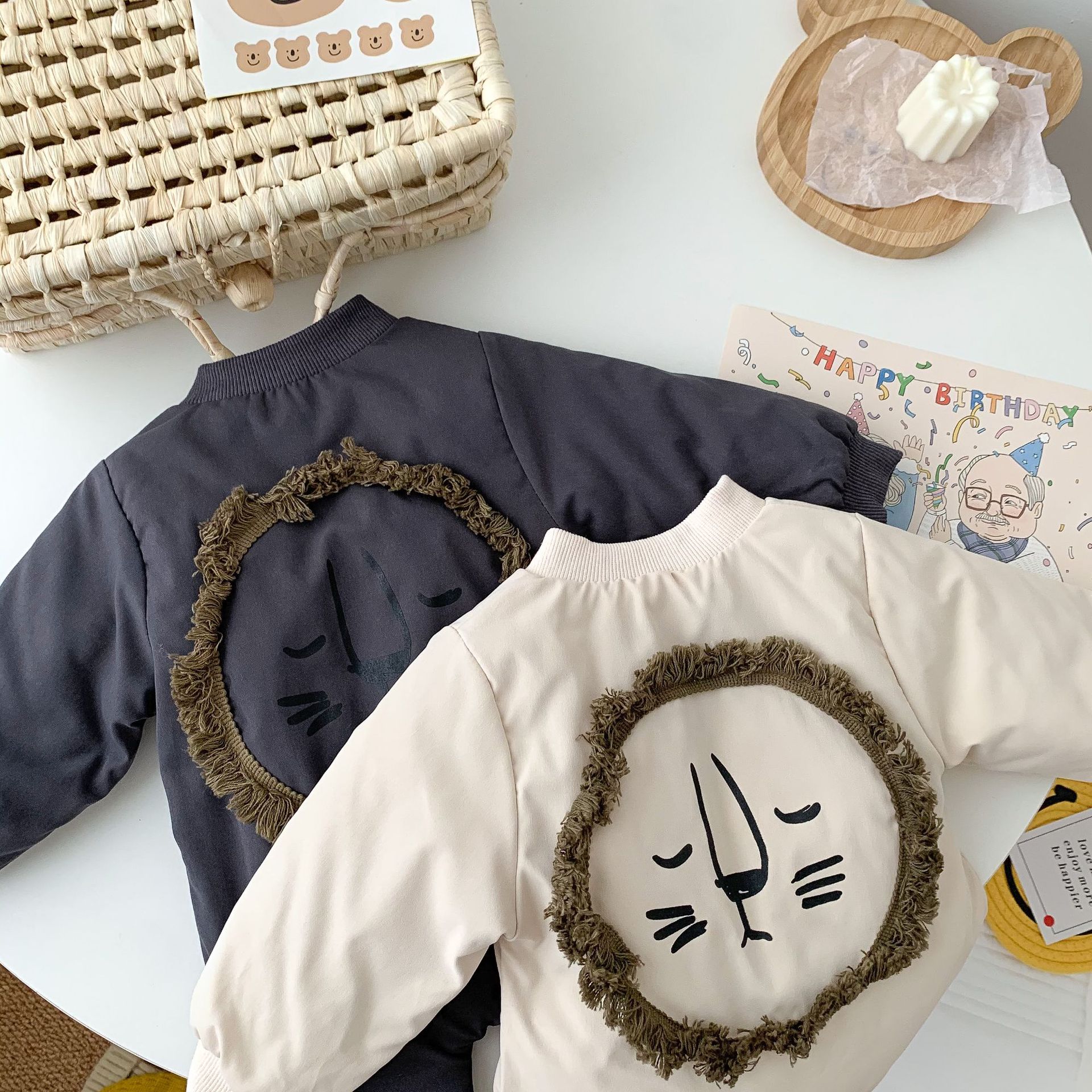 Mono de bebé de estilo coreano Otoño e Invierno mameluco recién nacido con ropa bebé recién nacido mameluco acolchado de algodón chaqueta acolchada de algodón ligero