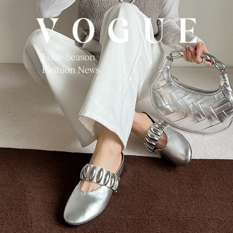 Exclusive fashionable sandals