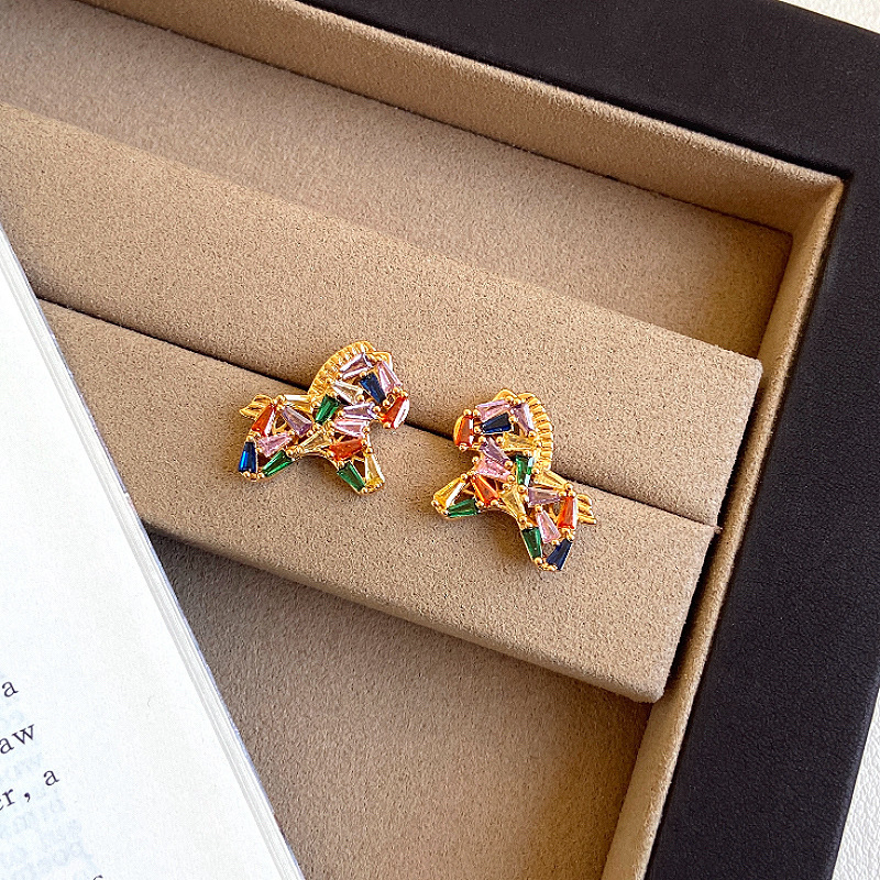 Oro verdadero eléctrico galvanis colgante de piedra pony pendientes collar ligero lujo nicho universal conjunto temperamento alta sensación de joyería mujer