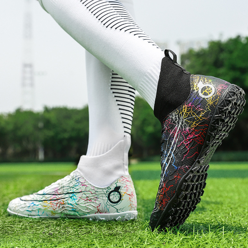 2022 transfronterizo más el tamaño Nuevo FGTF transpirable de los hombres de alta superior de uñas largas y cortas zapatos de fútbol zapatos de entrenamiento de hierba zapatos de fútbol