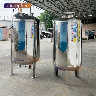不锈钢卧式水箱立式水塔家用蓄水桶 储水罐2吨3吨5吨10吨15吨