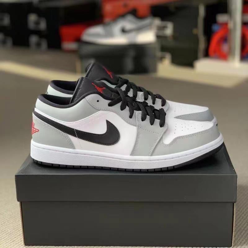 Pure Popular Aj1 Smoke Gray Black and White Toe Versatile Basketball Shoes for Couples, Men and Women, Sports Low-Cut Trendyy Casual Sneakers