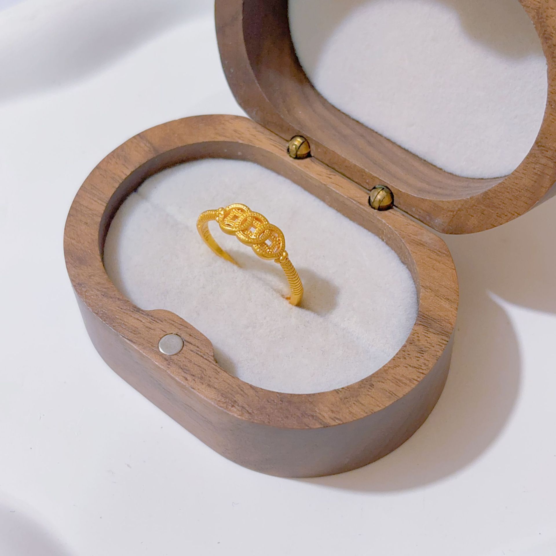 Qian Duoduo ring