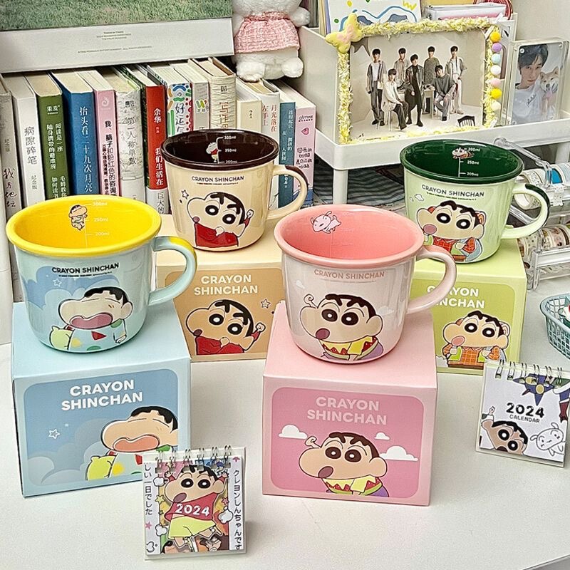 クレヨンしんちゃん かわいいセラミックマグ 子供用 スケール付きウォーターカップ カップルコーヒー 朝食カップ 誕生日プレゼント|undefined