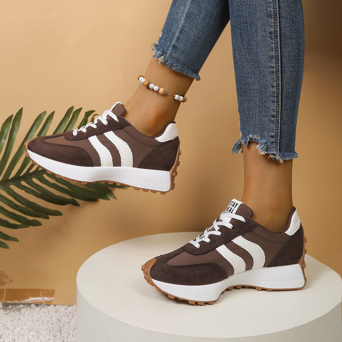 2026 primavera nueva mujer zapatos deportivos casuales de suela gruesa moda versátil transfronteriza cómodos gran tamaño al por mayor