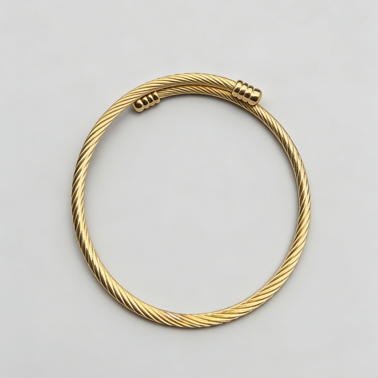 Bracelet jonc en acier inoxydable doré bijou minimaliste_voghion.com