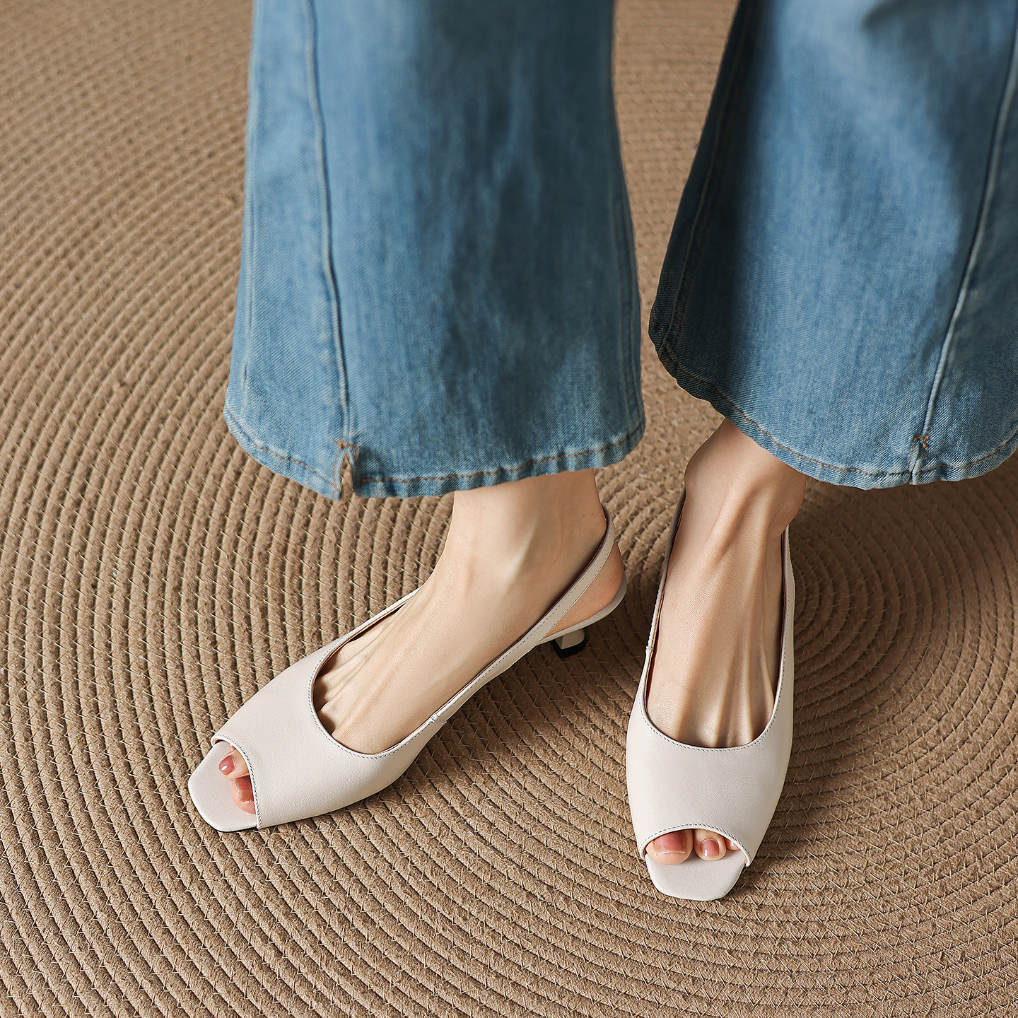 Sandal peep toe nữ gót vuông phong cách Hàn Quốc, quai ngang đơn giản, cỡ 34–42 — đen