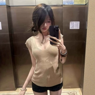 纯欲风辣妹v领针织短袖t恤女夏季新款性感气质显白小飞袖短款上衣