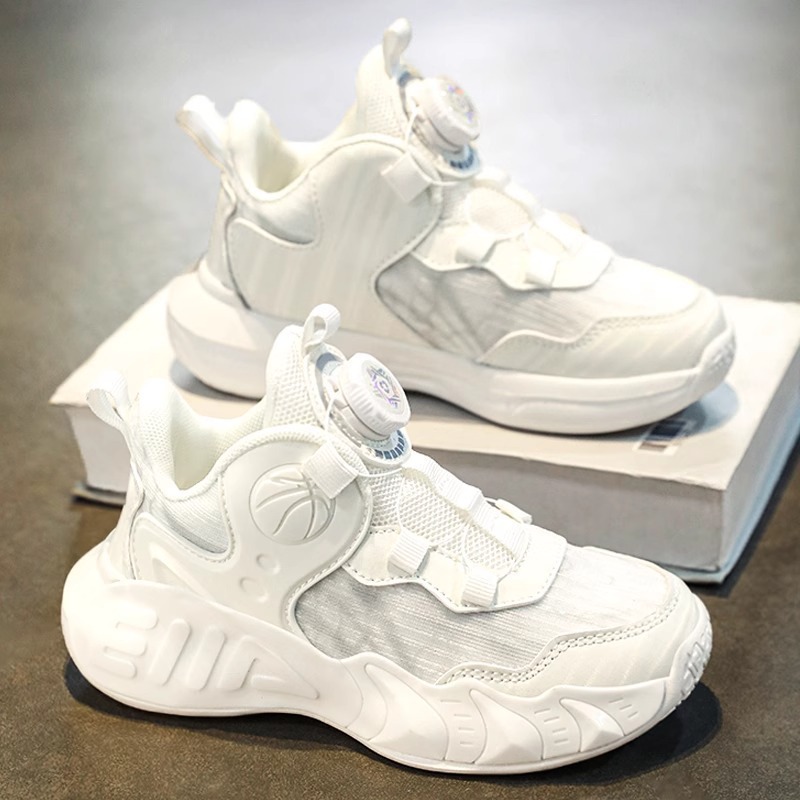 Zapatos de baloncesto blancos para niños verano 2025 nuevos zapatos deportivos para niños pequeños zapatos blancos transpirables para niños estudiantes