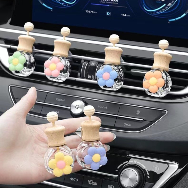Car Perfume Bottle Small Flower Air Outlet Aromatherapy Essential Oil Empty Bottle Split Volatile Cartoon Cute Car Interior Decoration Ornaments
