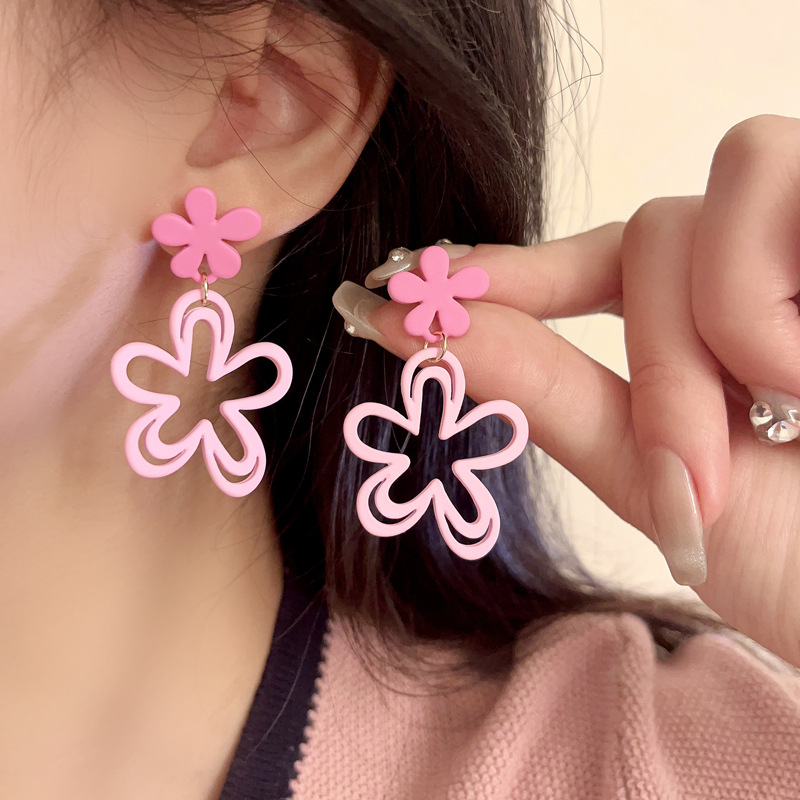 Super nice pink flower ear clip hollow flower sweet fresh dopamine earrings fashion yellow blue earrings