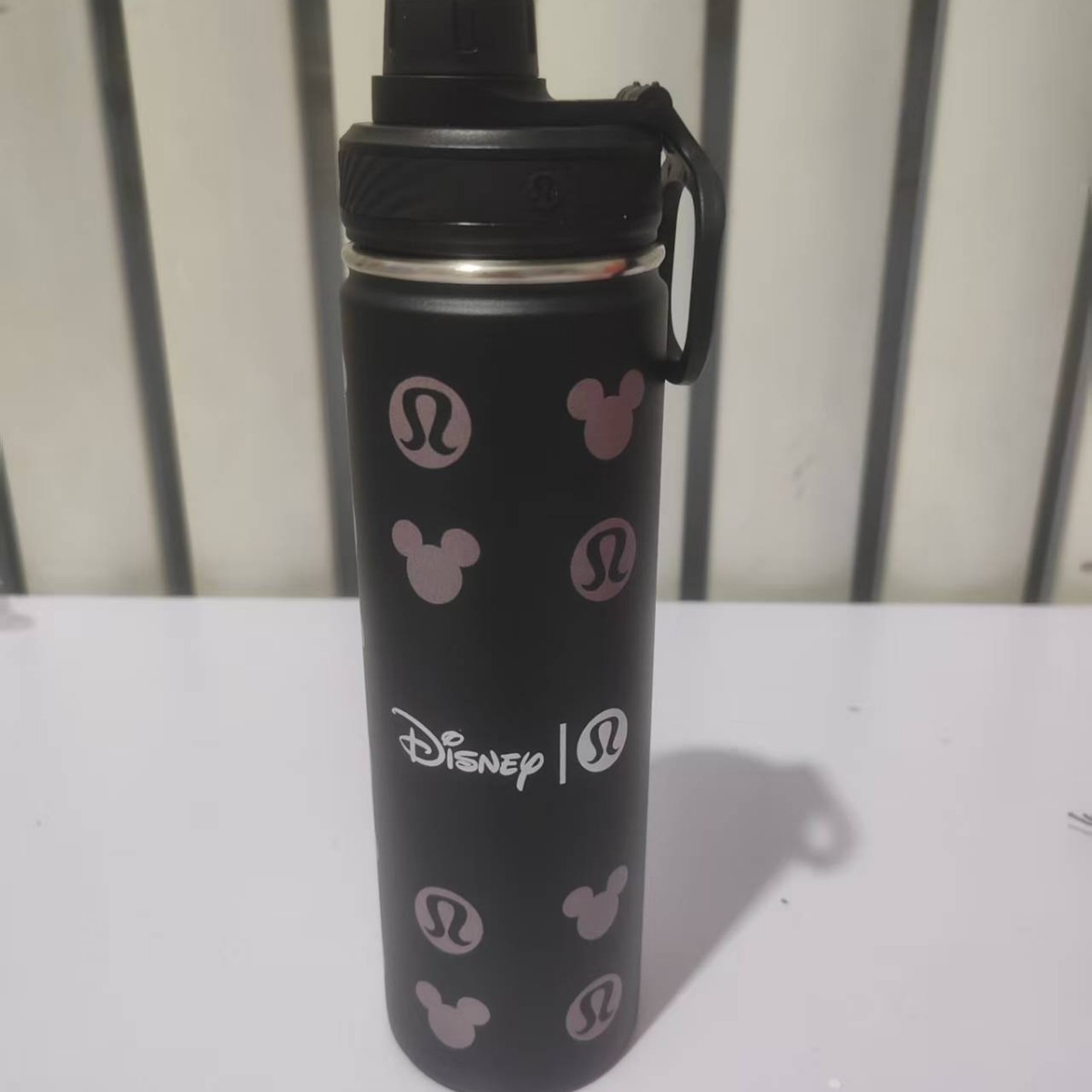 Termo de Acero Inoxidable 304 de Doble Capa con Diseño Antiderrames LULU de Amazon, 710 ml