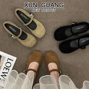 ������ЬŮЬ2025���ļ��¿�һ�֜\��ܛƽ�׷�ʽ��ȹ�Ӛ��|��Ь��