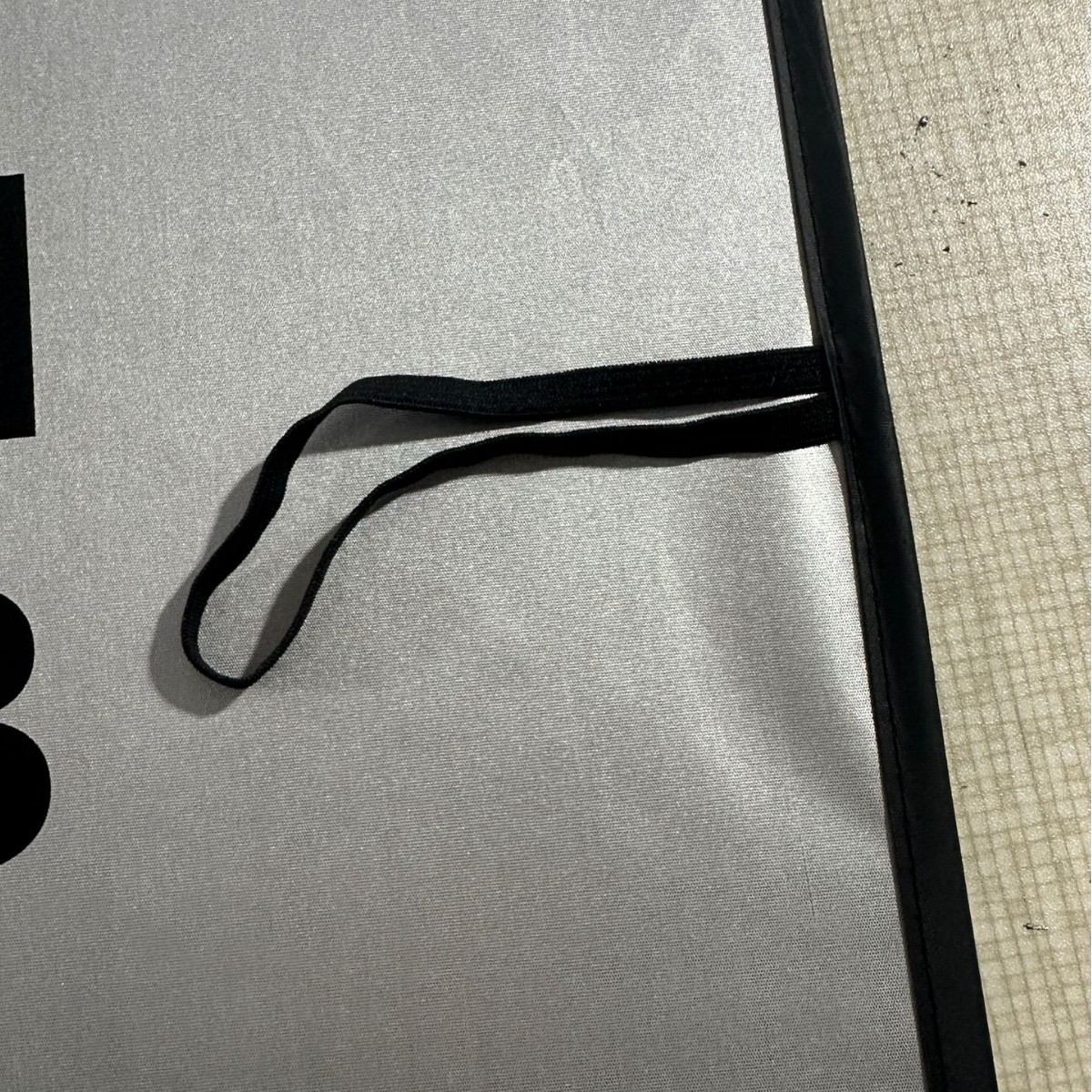 Auto paraguas delanteras paraguas laterales cubiertas de tela plateada paraguas solares se pueden imprimir logotipo fábrica directa de suministros automotrices