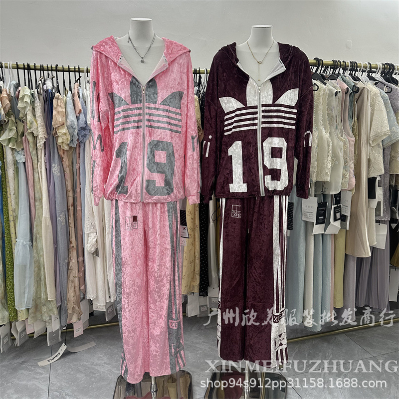 European and American Style Fashion Printed Loose Velvet Hooded Sweatshirt Cardigan Top + Elastic Waist Wide-Leg Long Pants Two-Piece Set European and American Style Fashion Printed Loose Velvet Hooded Sweatshirt Cardigan Top + Elastic Waist Wide-Leg Long Pants Two-Piece Set