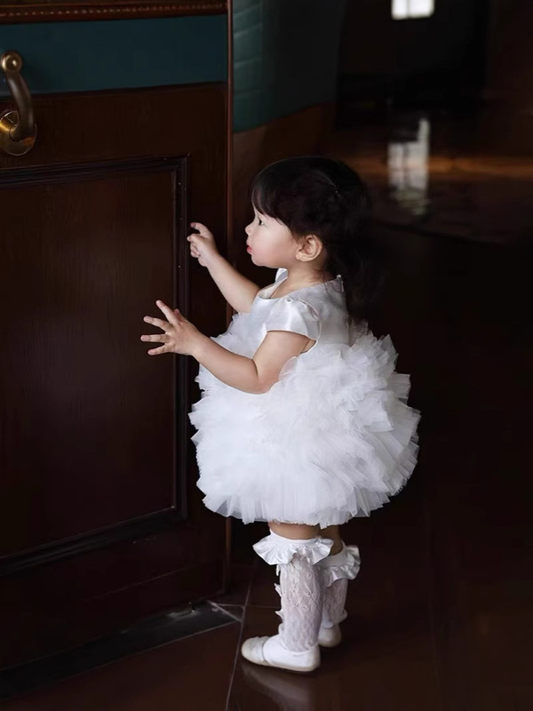 赤ちゃんの誕生日1歳のドレス女の子の誕生日プリンセスドレスフラワーガール白気質ふわふわドレス春と夏の新しいスタイル|undefined