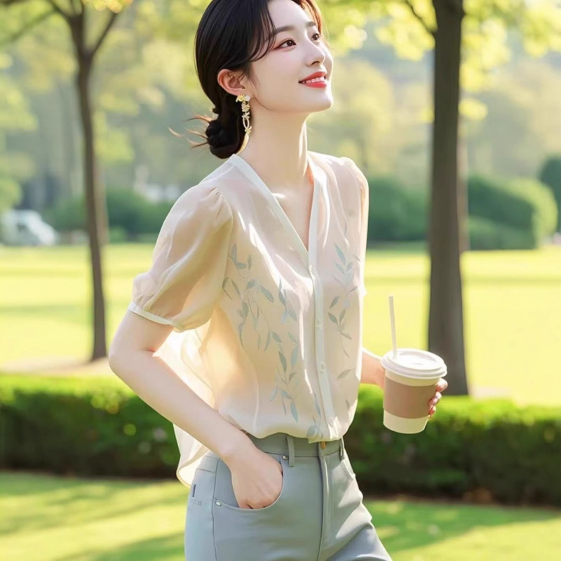 法式印花气质短袖小衬衫女夏季独特漂亮小衫仙气飘飘气质通勤上衣|undefined