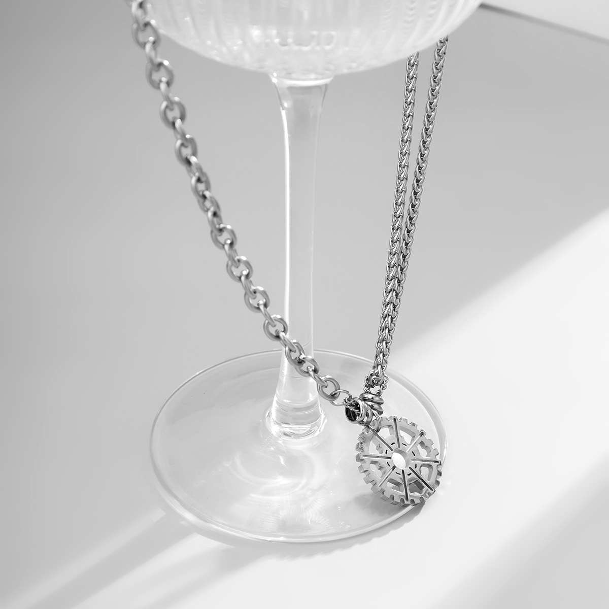 1 Piece Simple Style Gear Titanium Steel Irregular Unisex Pendant Necklace