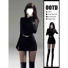 ギャルは底を打って外にタイトな長袖を着てお尻を包んでスカートの女性の春の服装の気質の女神の範の高級感の小さい黒いスカートを包みます。