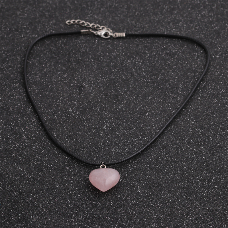 Fashion Pink Crystal Heart Pendant Necklace display picture 7