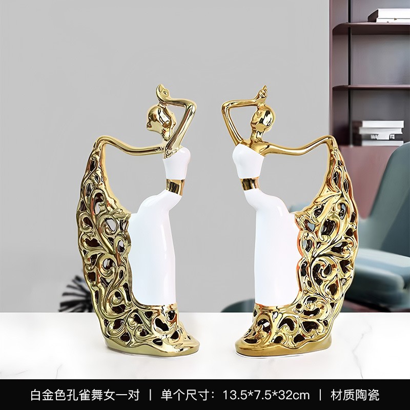 リビングルームの置物は軽くて豪華で高級な雰囲気のお酒棚の装飾品です。