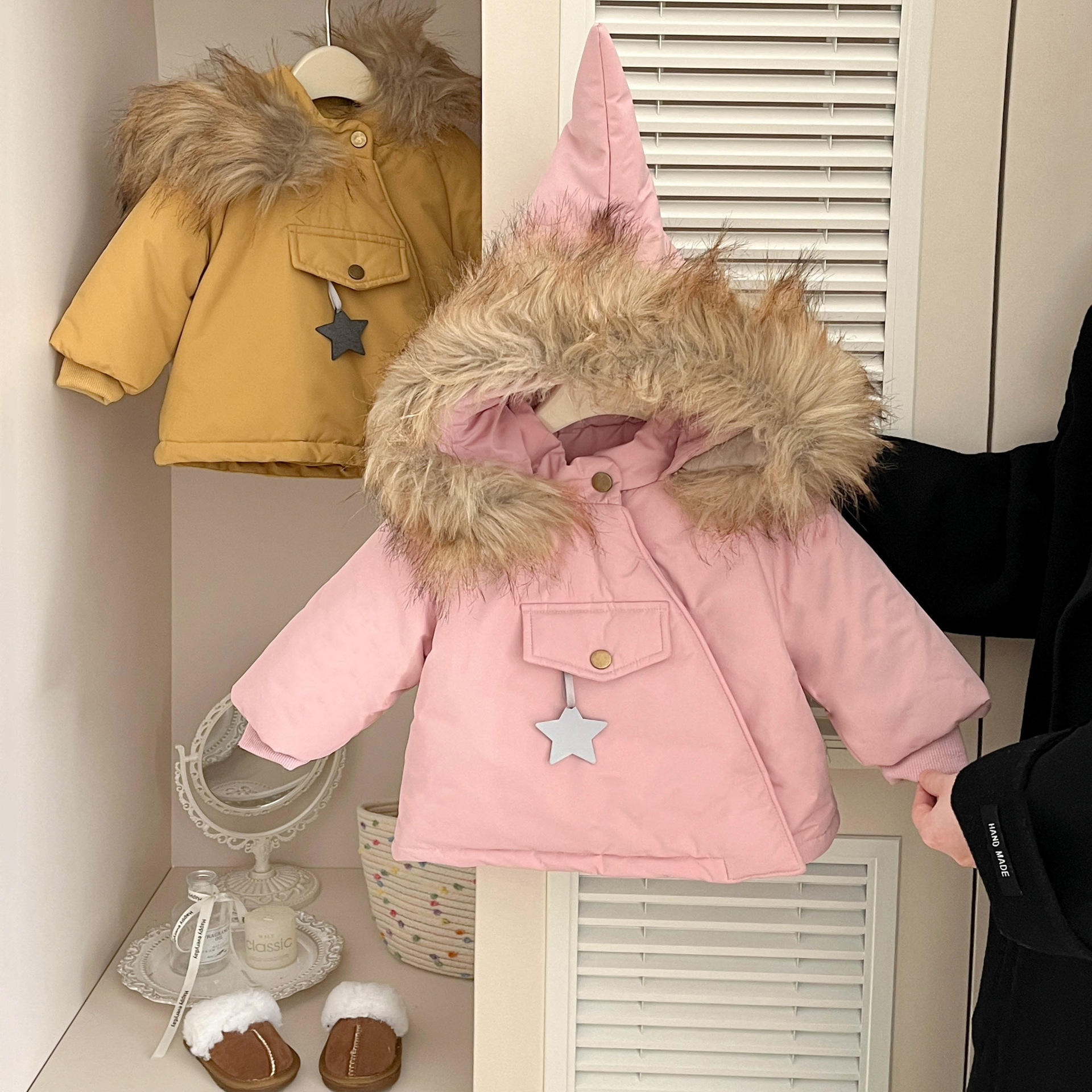 Niña otoño invierno ropa de algodón nuevo bebé coreano algodón pellizco grueso abrigo bebé color caramelo extranjero vestido con chaqueta de algodón