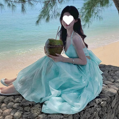 薄荷曼波海边度假氛围感沙滩裙设计感挂脖连衣裙仙女气质大摆裙子