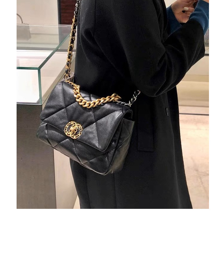 Damen Umhängetasche Aus Echtem Lammleder Mit Rautensteppung Kette_voghion.com