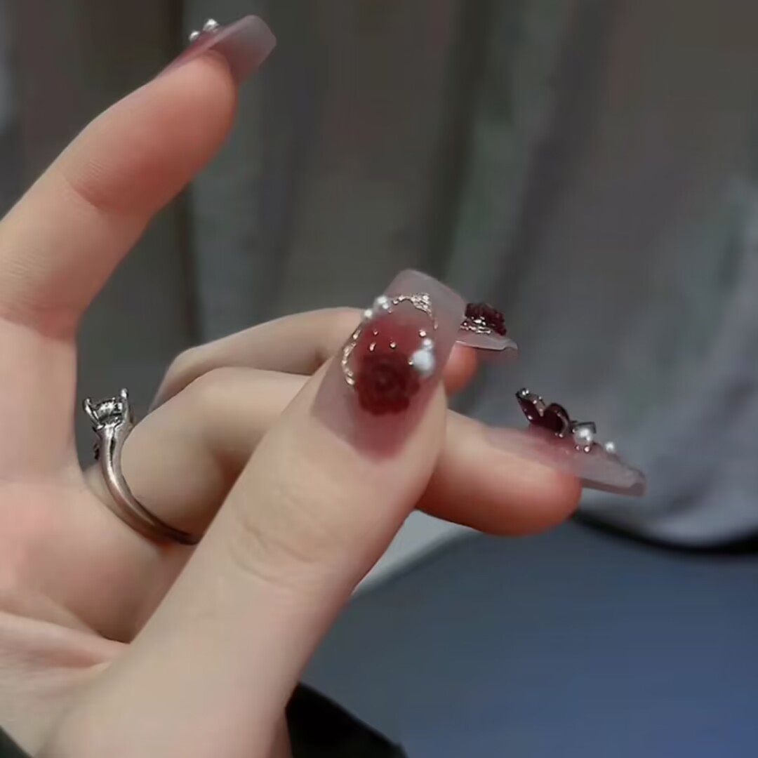 10 piezas de taladro de uñas hechas a mano, uñas medianas y largas, color rojo vino, sensación blanca de alto nivel, parche de uñas hechas a mano, uñas falsas