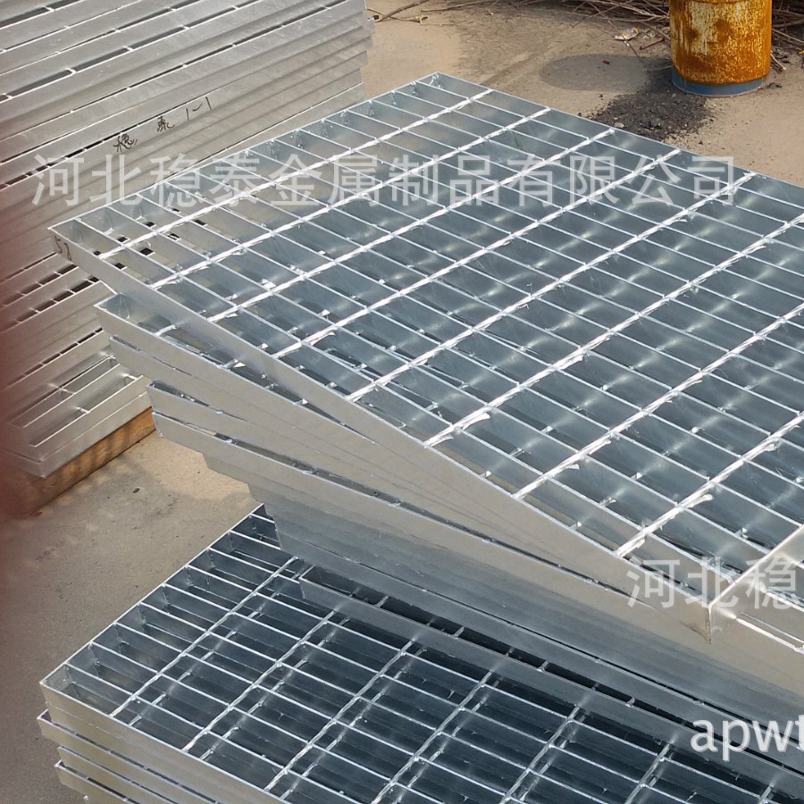 生产钢格栅板、平台踏步板G303/30/100W，热镀锌处理