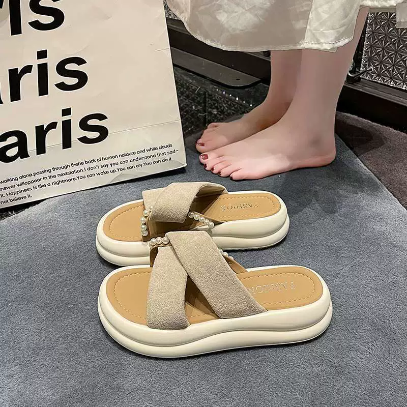 Суперпопулярные модные и высококачественные красивые черные сандалии-юбки во французском стиле, тапочки на толстой подошве для женщин, летняя верхняя одежда, новый стиль 2025 года.