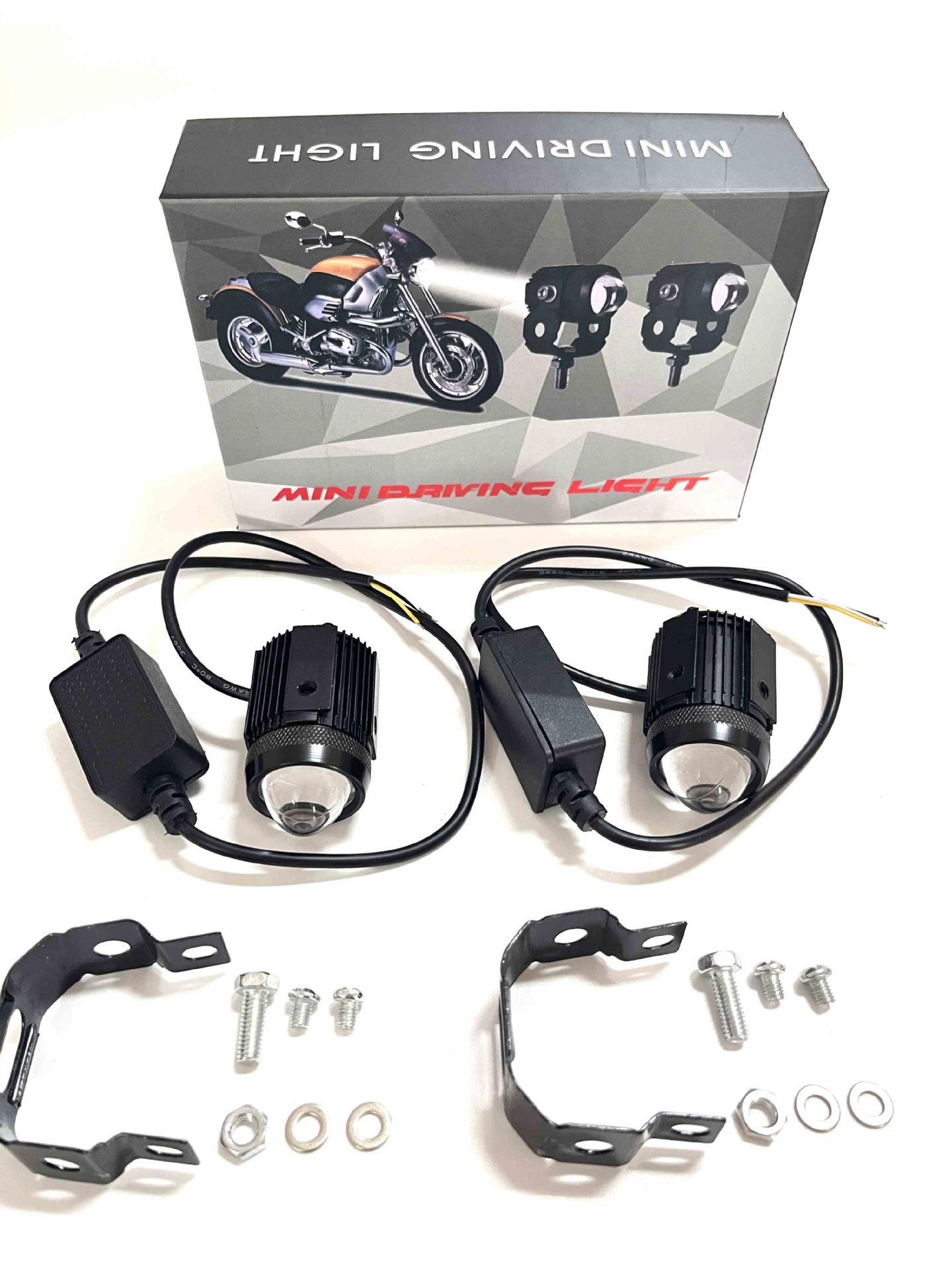 F8 motocicleta pequeña pistola de acero LED faro lejos y cerca foco fuerte Batería de luz coche externo universal ojo de pez de dos colores