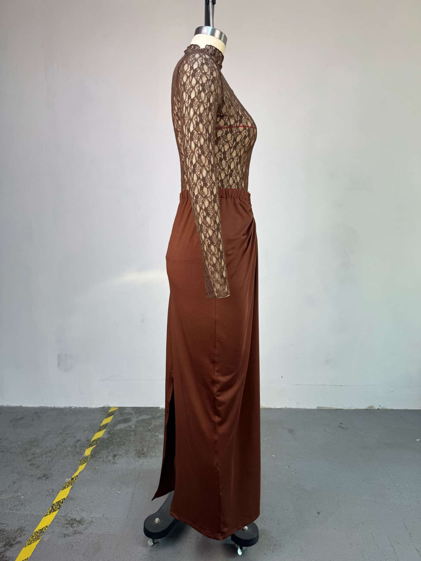 Women's Long-sleeve Lace Blouse And High-waist Pencil Skirt Set_voghion.com