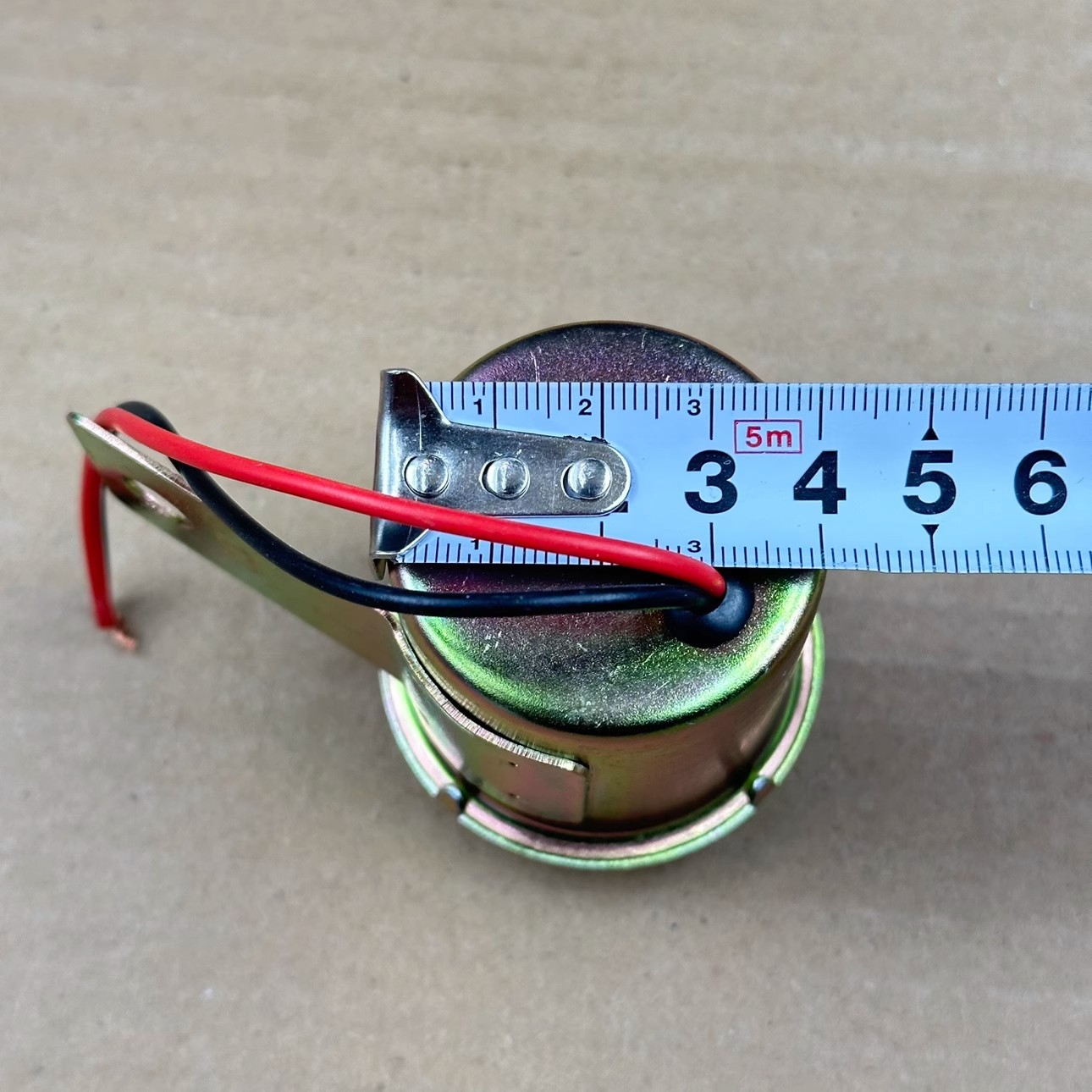 Truck general voice horn alarm compartment rises, please pay attention to the top cover open, please pay attention to the drop sound horn