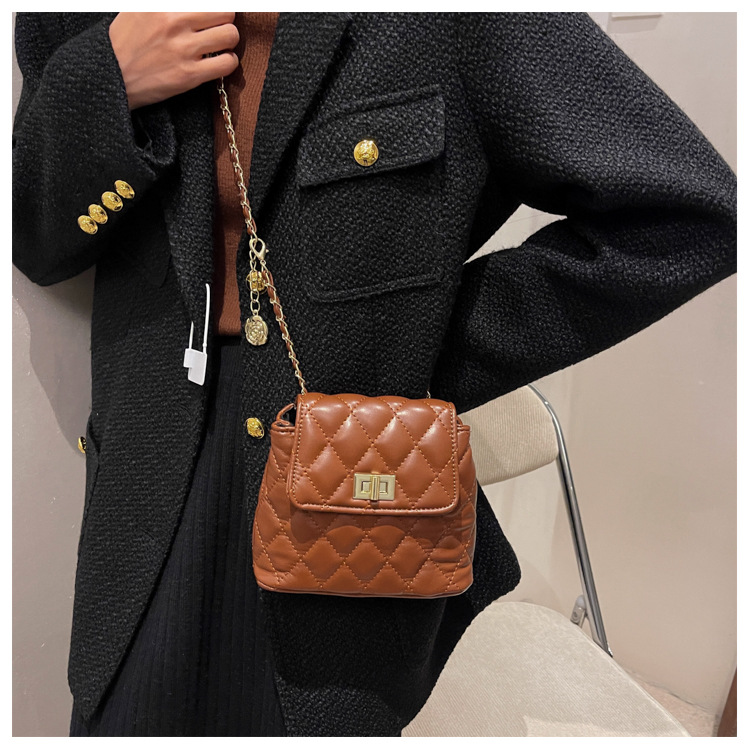 Western style chain bag 2021 new winter rhombus one shoulder small square bag wholesalepicture4