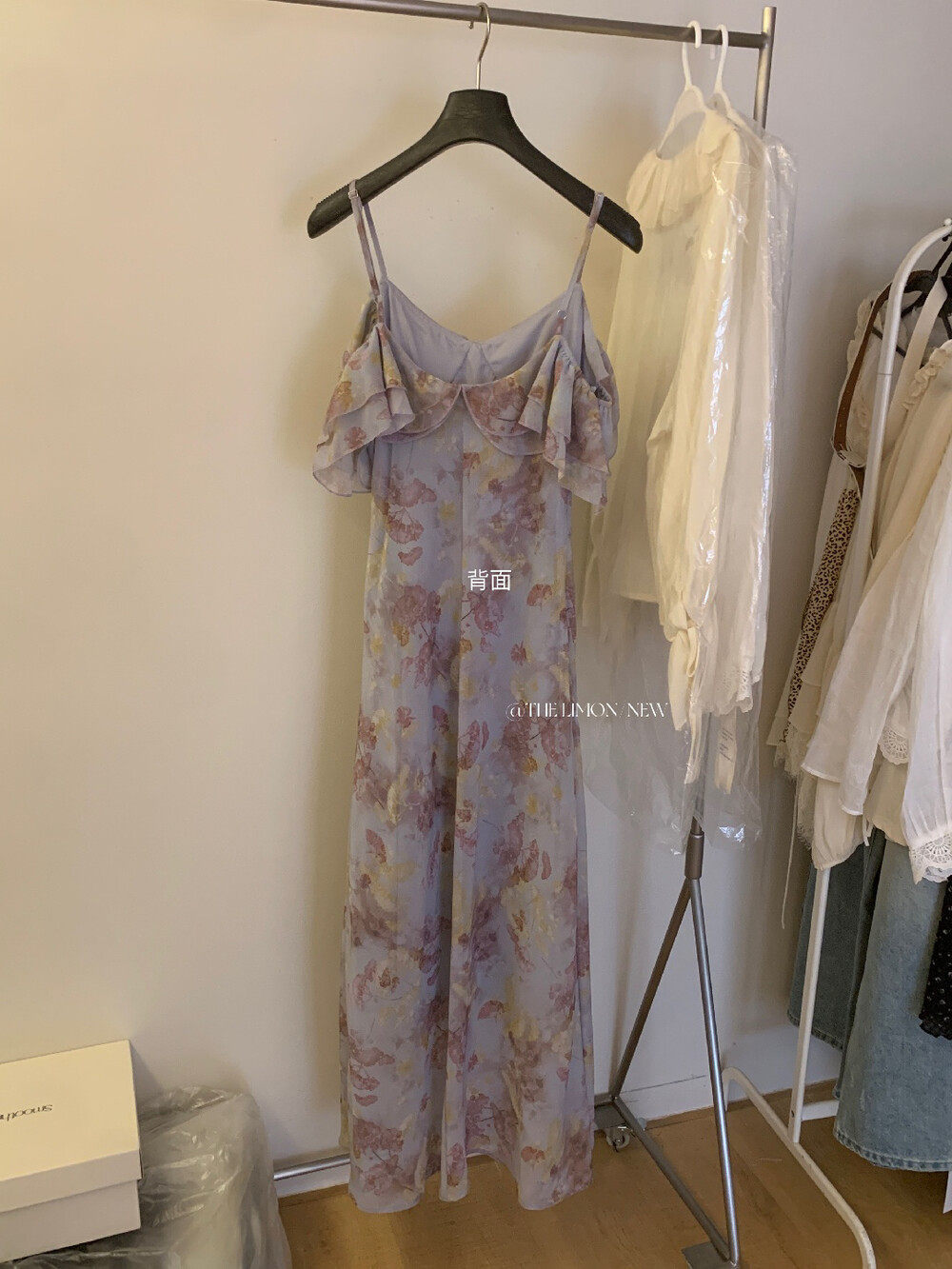 Đầm maxi nữ thắt eo cổ yếm họa tiết hoa nhí phong cách Pháp — màu tím chi tiết 35