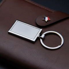 Metal Round Keychain with Single-Row Laser Engraved Logo Pendant for Business Advertising, Men's Small Gift Promotion