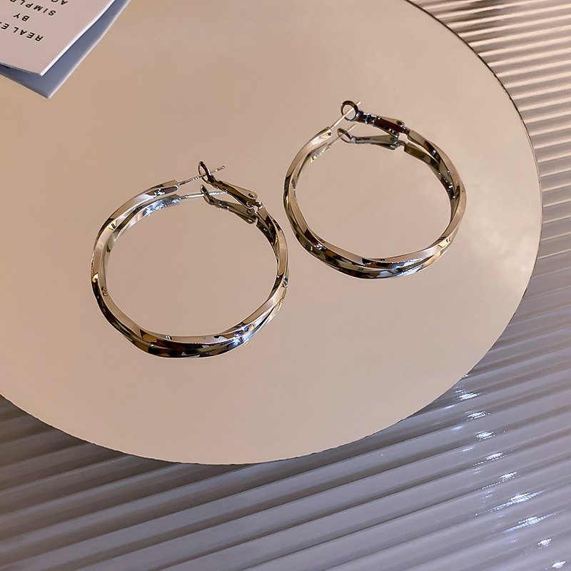 Pendientes de aleación moda coreana, estilo lujo ligero, ideales para puestos callejeros, mercado nocturno y ventas en vivo, al por mayor