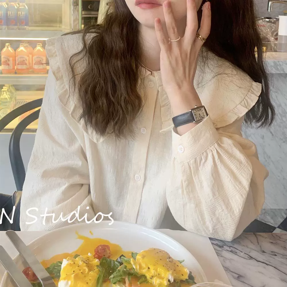 Модная и универсальная рубашка с длинным рукавом для женщин, лето-осень 2025, новая кремовая пышная лепестковая модель с широким воротником в ретро стиле