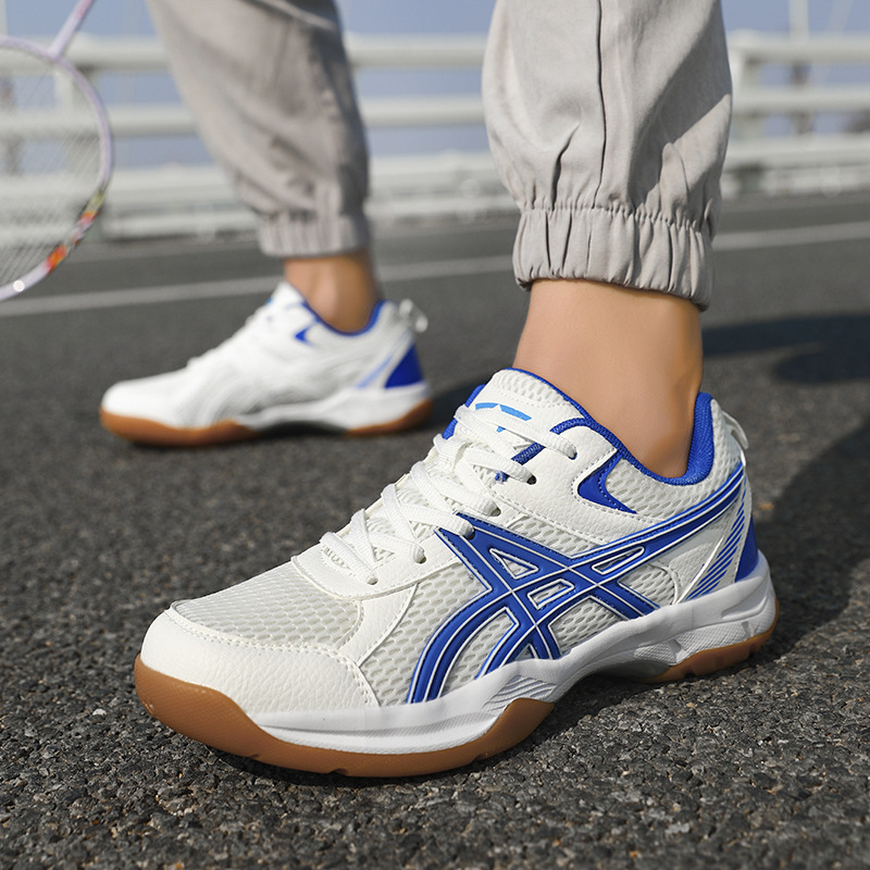 Cross-Border New Summer Breathable Mesh Badminton Shoes Professional Competition Men's and Women's Shoes Youth Night Running Sports Shoes