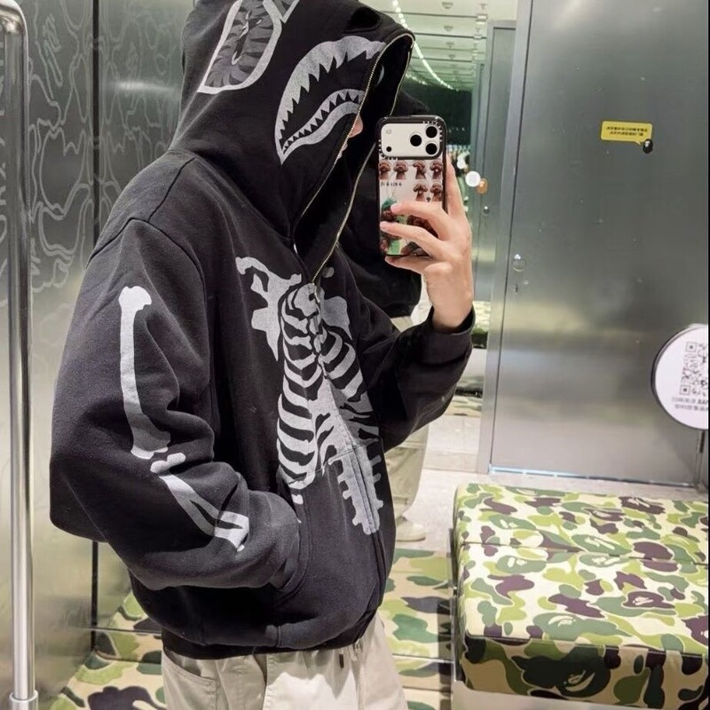 Trendy Brand Bape Shark Skeleton Self-Printed Cracked Pattern American High Street Style Jacket with Skull Design, Unisex, Hooded, Loose Fit Trendy Brand Bape Shark Skeleton Self-Printed Cracked Pattern American High Street Style Jacket with Skull Design, Unisex, Hooded, Loose Fit