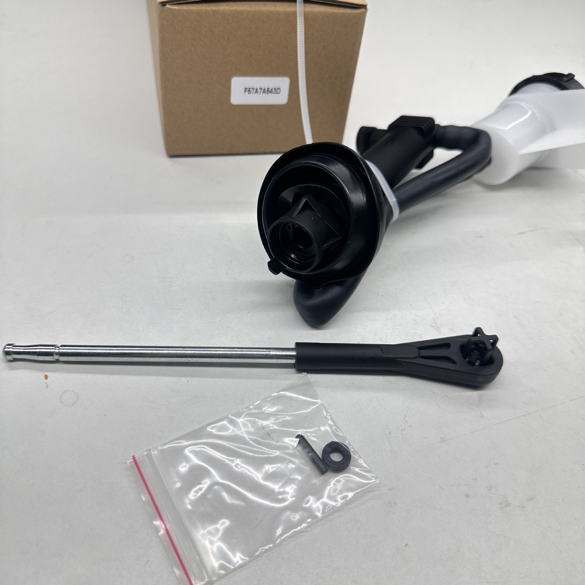 Cm3500700 F57Z-7A543-A Is Suitable for Ford Explorer Ranger Clutch Master Cylinder