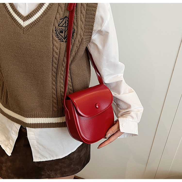 Single shoulder solid color, simple and versatile, casual crossbody mobile commuting mini box, saddle bag, women's bag_voghion.com