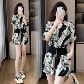 V5H胖mm小众设计感高腰水墨印花开衫短裤套装大码女装洋气爆款两