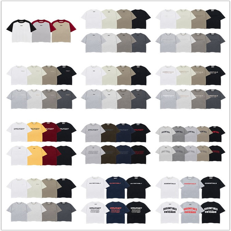 FEAR OF GOD Essentials collection: trendy short-sleeved T-shirt with a heat-sealed chest logo, a casual FOG tee FEAR OF GOD Essentials collection: trendy short-sleeved T-shirt with a heat-sealed chest logo, a casual FOG tee