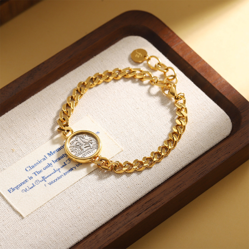 Retro Round Coin Bracelet with Niche Design, Gold Cuban Chain, Light Luxury, High-End Feel, Versatile for Commuting, Hand Accessory
