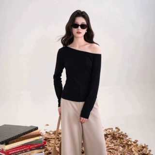 花田HTme6%羊毛~气质斜肩条纹针织衫女长袖上衣26年早秋季
