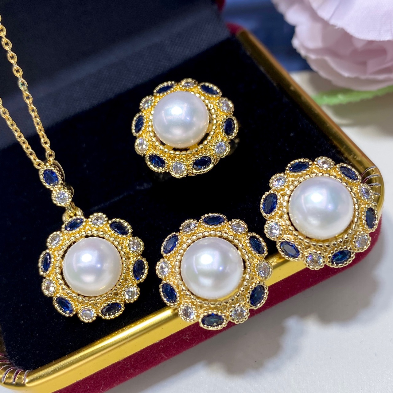 set from pearl